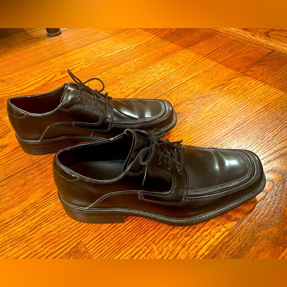 Rockport Men’s Dress Shoes, Men’s Apron Toe. With Box, used maybe twice.